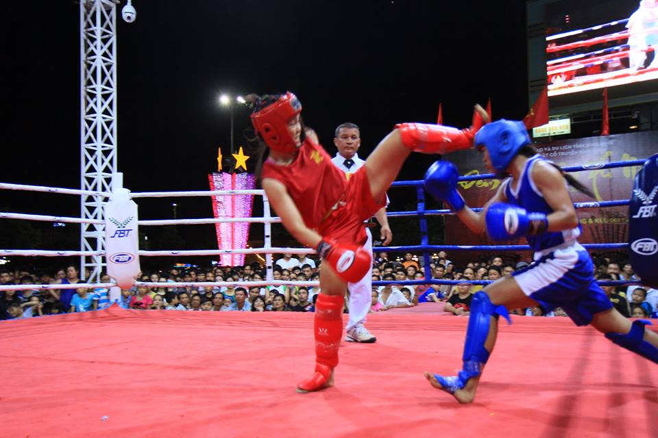 Võ sư Lê Văn Công làm Trọng tài tại Chương trình Đêm Võ đài Bình Định